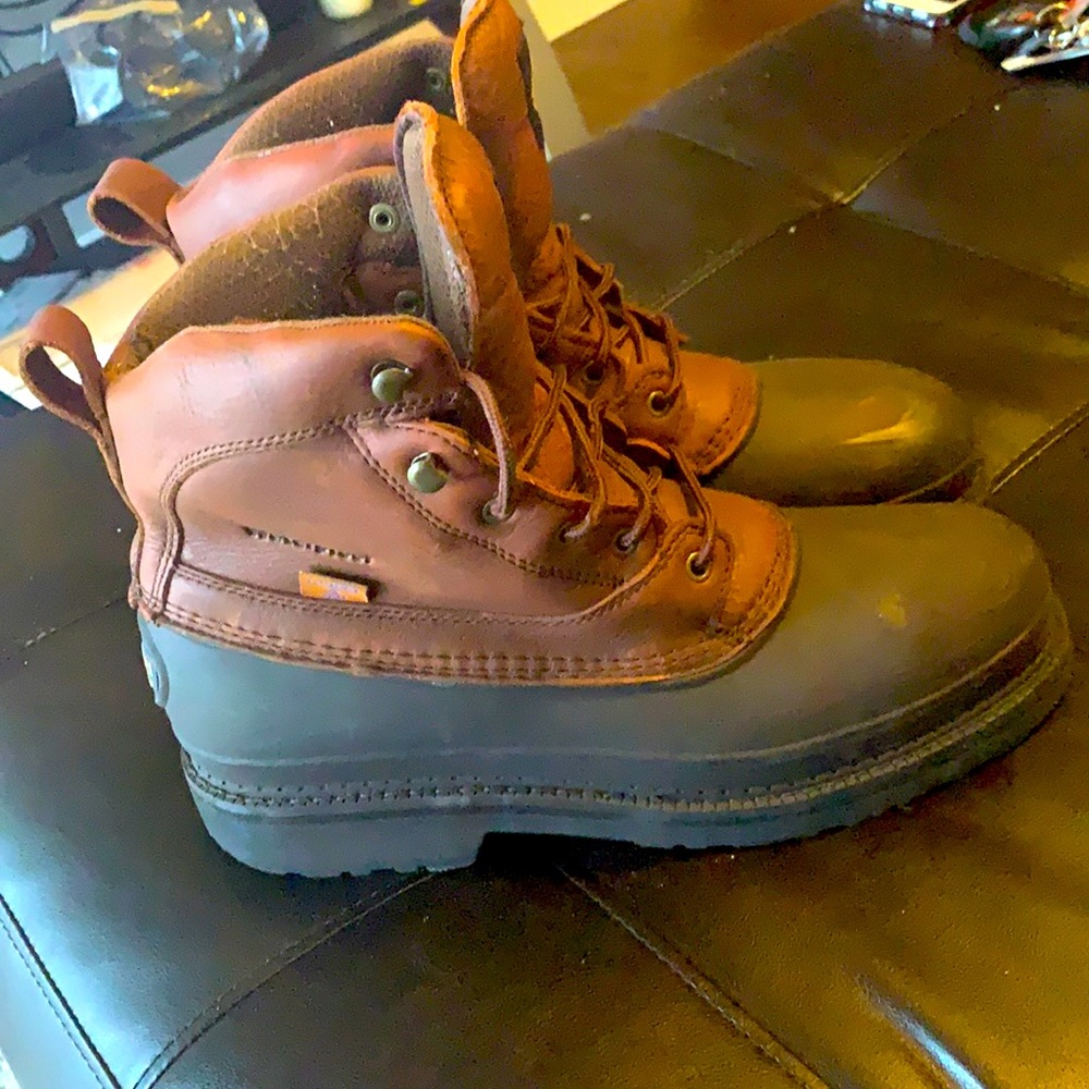 Steel toe boots